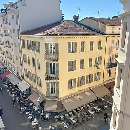 Hoche Apartment *