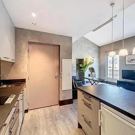 Hoche Apartment